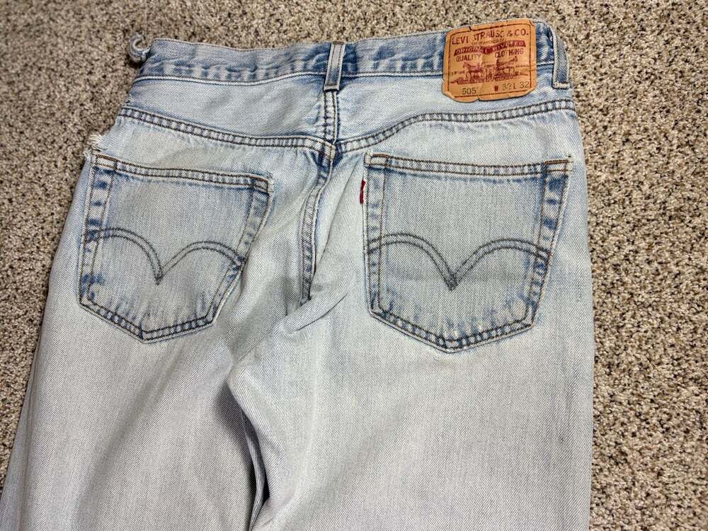 Levis 505 Regular Fit Light Wash Distressed Denim Jeans Size 32x32